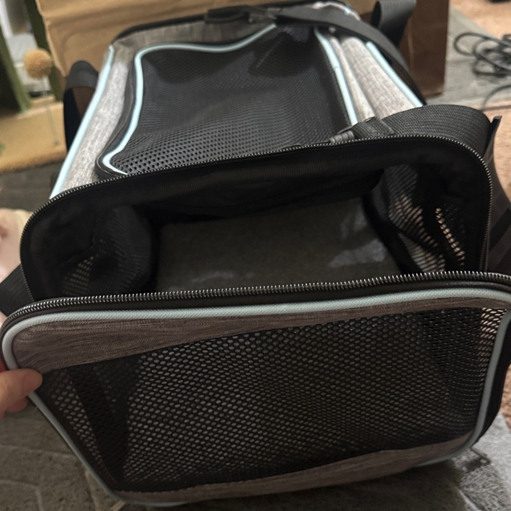 Black and Gray Cat Carrier - Picture 5 of 5
